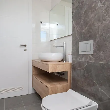 Dva Galeba - One Bedroom With Sea View 204
